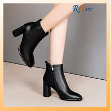 Rosata Giày Boot Nữ Cổ Thấp 7 Phân Hai Màu Đen Nâu Hàng Hiệu Ro307