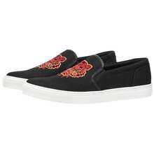 Giày Slip On Nữ Embroidered Tiger Màu Đen