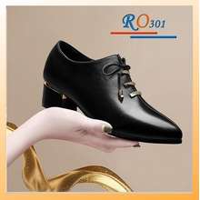 Rosata Giày Boot Nữ Cổ Thấp 4 Phân Hai Màu Đen Trắng Hàng Hiệu Ro301