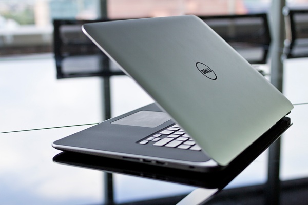 Laptop Dell cam ung